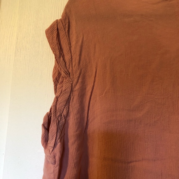 Pink top - Picture 5 of 6